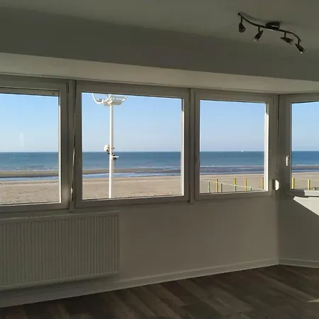 Magnifique Vue Pour Ce T2 Totalement Rénové Classé Meublé De Tourisme 3 Etoiles Apartamento Dunkirk