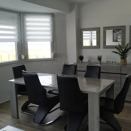 Magnifique Vue Pour Ce T2 Totalement Renove Classe Meuble De Tourisme 3 Etoiles Dunkirk